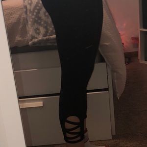 Black Capri Cutout Leggings
